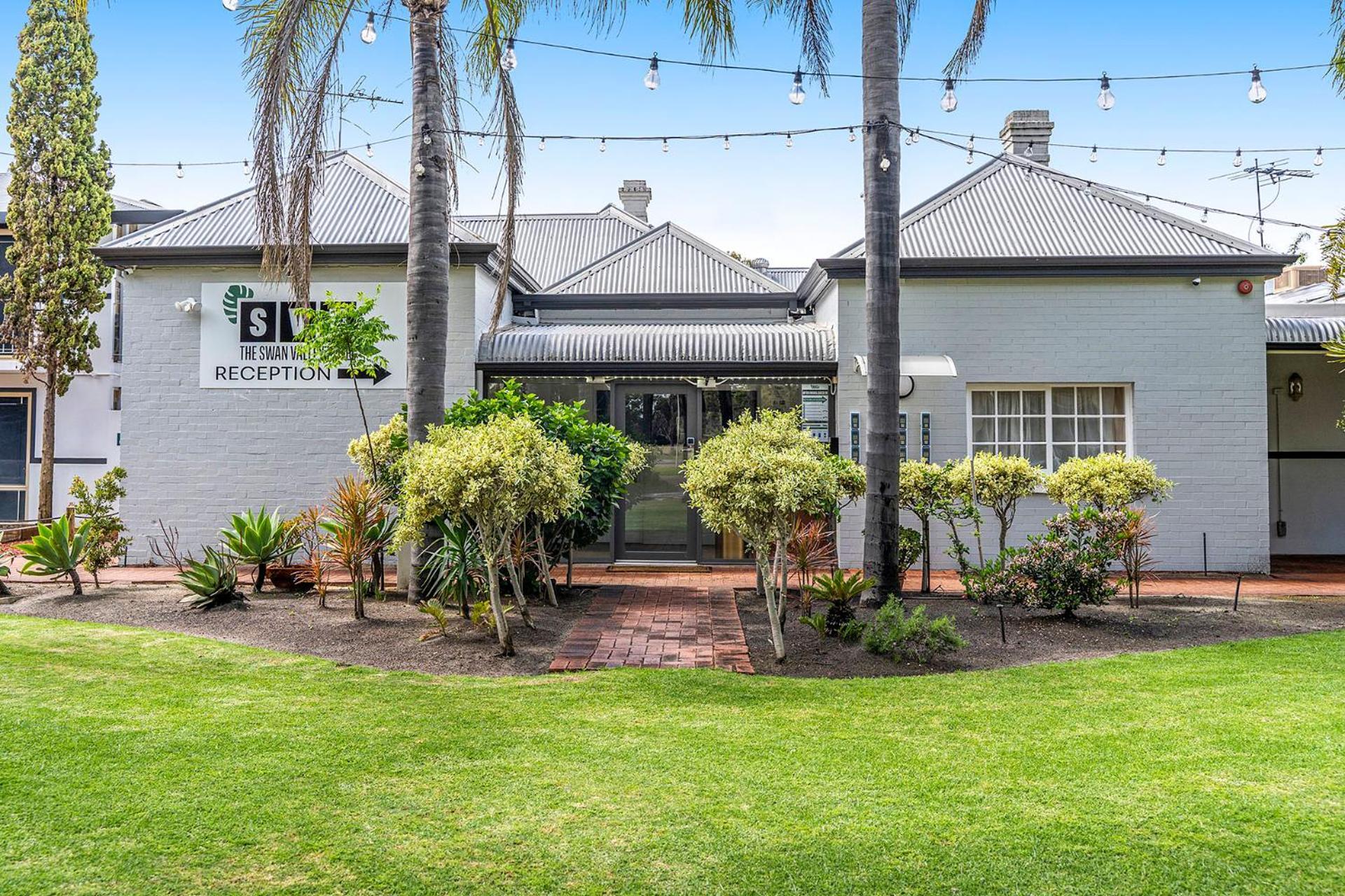 The Swan Valley Hotel Henley Brook Exteriör bild